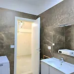 Modern At Perla *