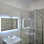 Modern At Perla