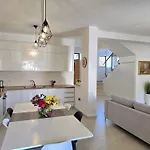 Modern At Perla
