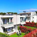 Modern At Perla *