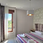 Villa Modern At Perla
