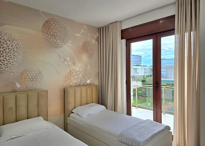 Modern At Perla