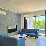 Modern At Perla * Durrës