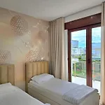 Modern At Perla