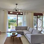 Modern At Perla