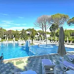 Modern At Perla