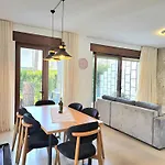 Villa Modern At Perla Durrës