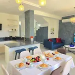 Modern At Perla Villa *