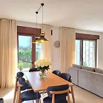 Modern At Perla