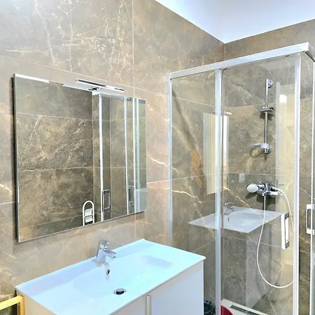 Modern At Perla * Plazhi San Pietro