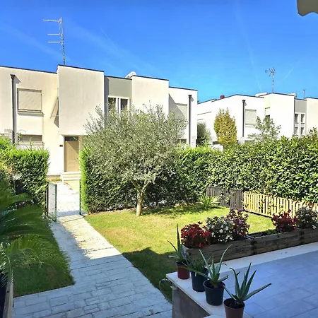 Villa Modern At Perla