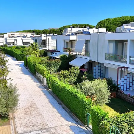 Modern At Perla Plazhi San Pietro