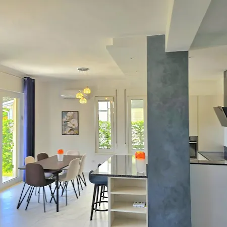 Villa Modern At Perla Dıraç