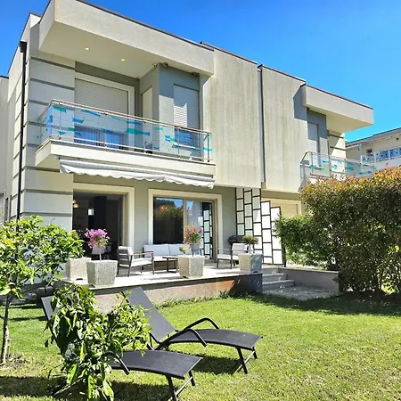 Modern At Perla