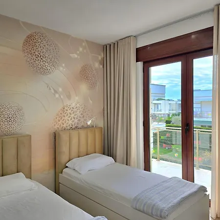 Modern At Perla