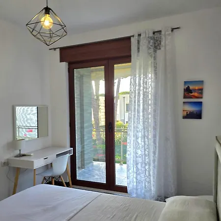 Modern At Perla *