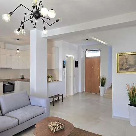 Modern At Perla Durrës