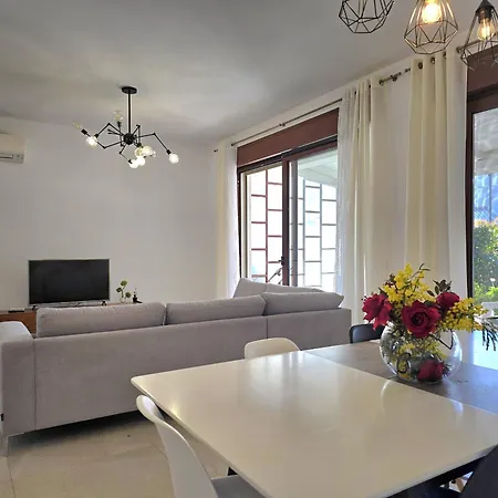 Modern At Perla * Durrës