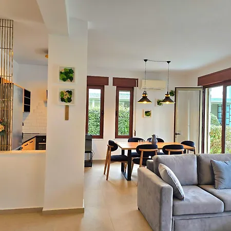 Villa Modern At Perla Durrës
