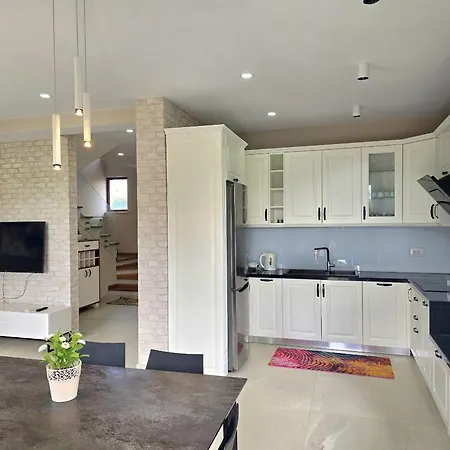 Modern At Perla Durrës