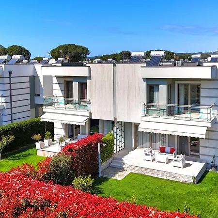 Modern At Perla *
