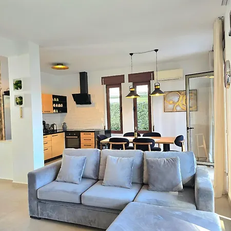 Villa Modern At Perla *