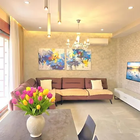 Villa Modern At Perla Dıraç