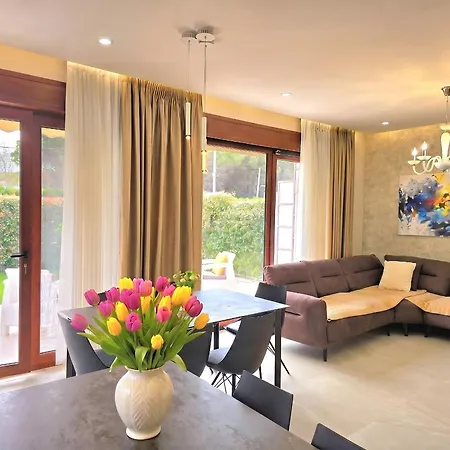Modern At Perla *