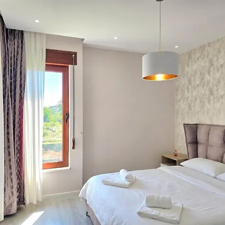 Villa Modern At Perla *