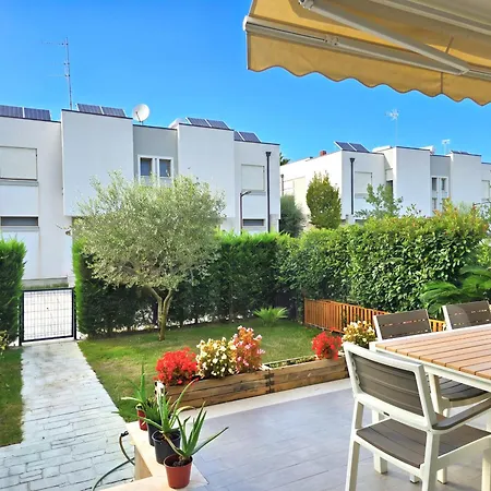 Βίλα Modern At Perla