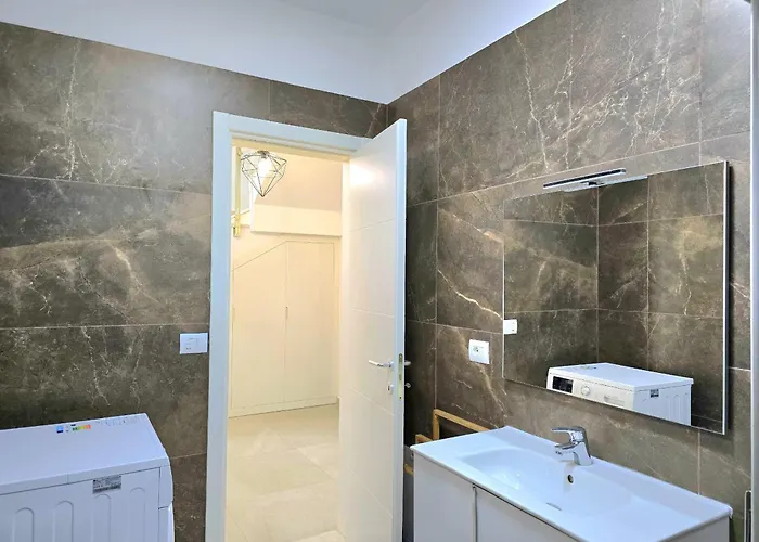 Modern At Perla *