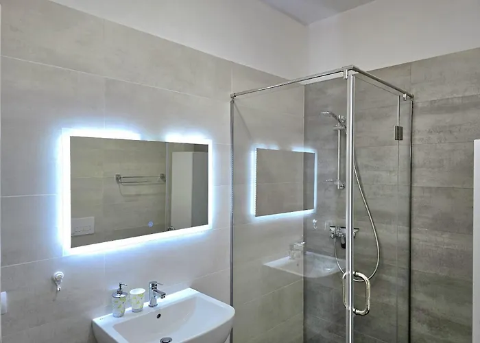 Modern At Perla