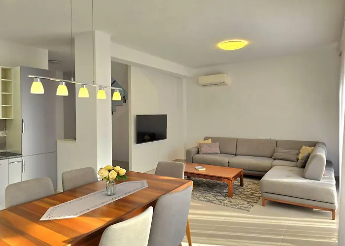 Villa Modern At Perla *