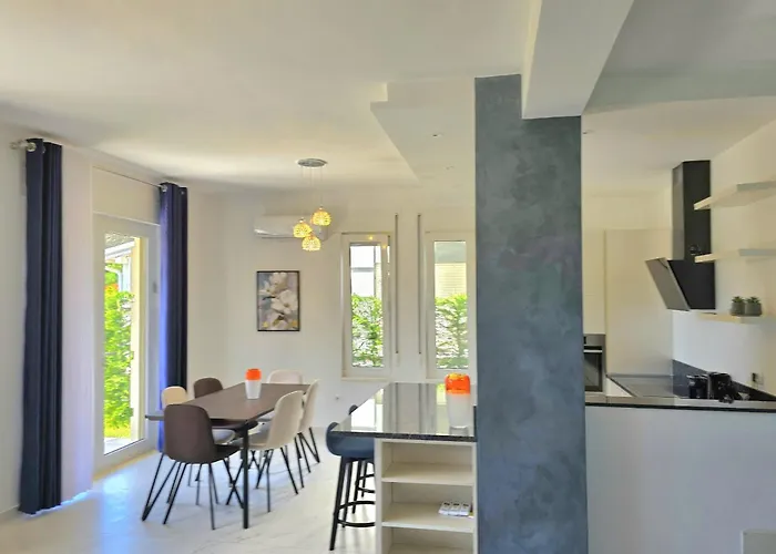 Villa Modern At Perla Draç