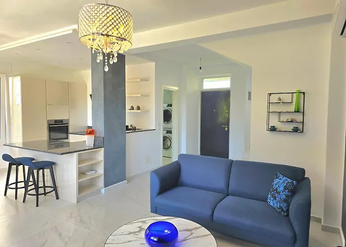 Modern At Perla *