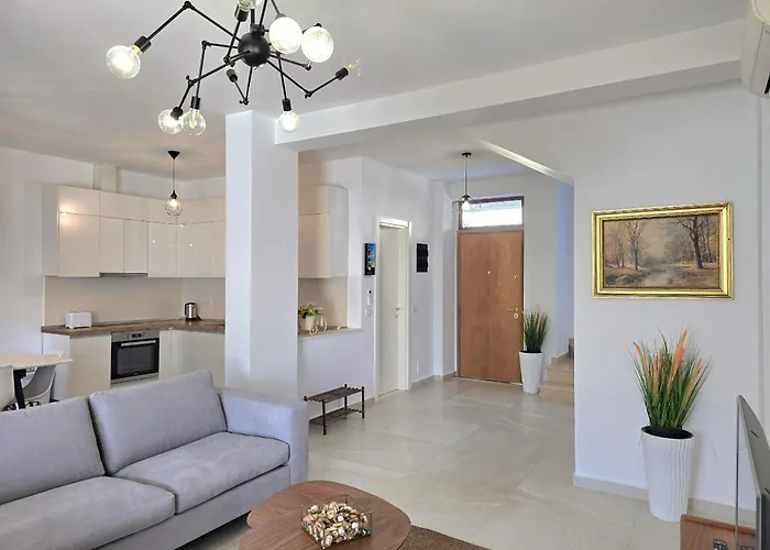 Modern At Perla Plazhi San Pietro