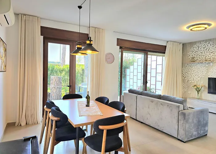 Villa Modern At Perla Draç